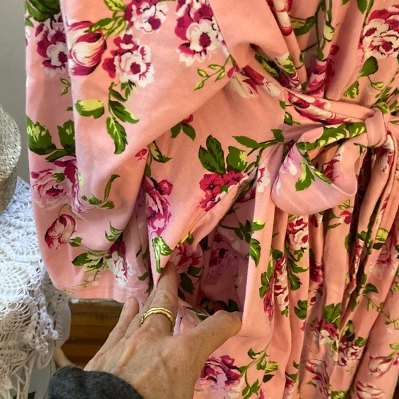 Floral Pink Robe - Picture 4 of 6